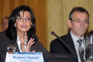 Meglena Kuneva, ex-commissioner on consumer protection policy together with Andris Piebalgs, ex-commissioner on energy | photo: Audiovisual Service