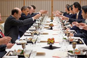 President Obama at a dinner in Tokyo before the summit in Singapore | photo: The White House